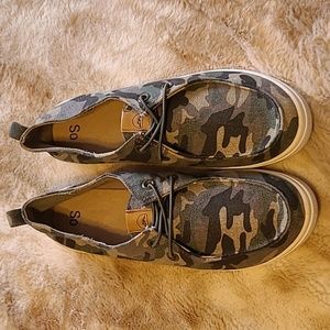 Camo dock shoes
